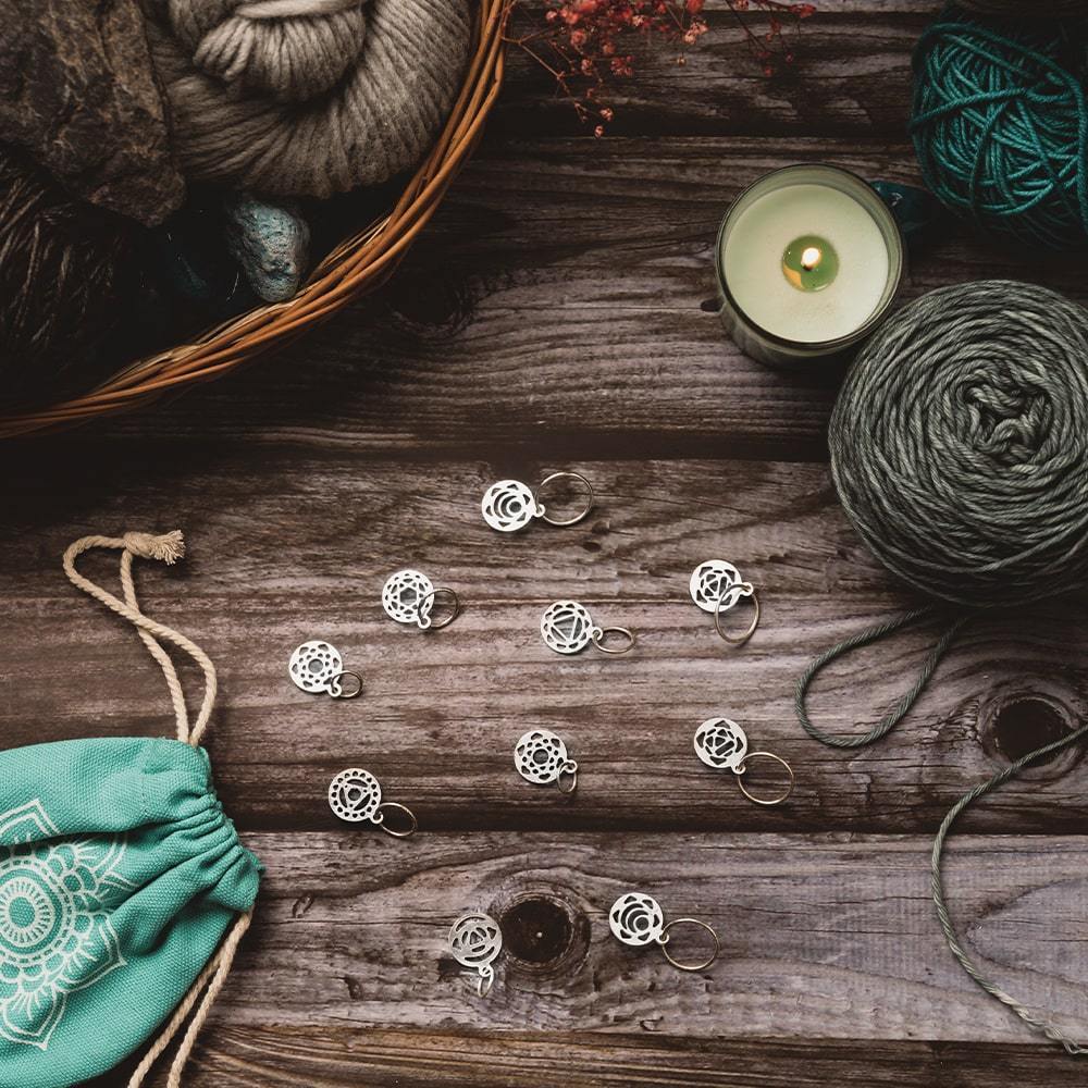Knit Pro Mindful sterlingversilberte Maschenmarkierer mit Chakra-Symbolen